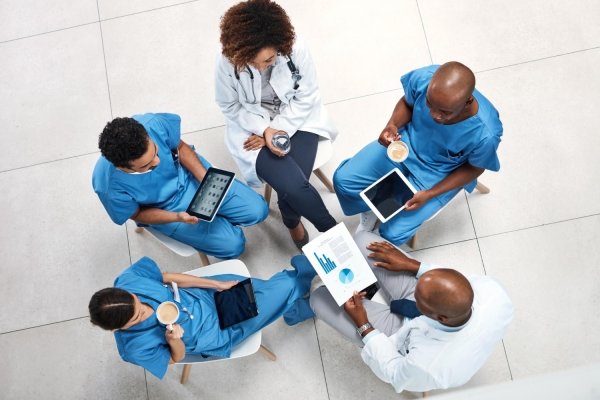 Título da primeira notícia também com duas linhas porque o cliente gosta